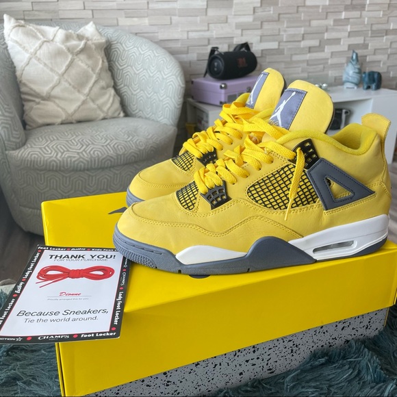 foot locker jordan 4 lightning